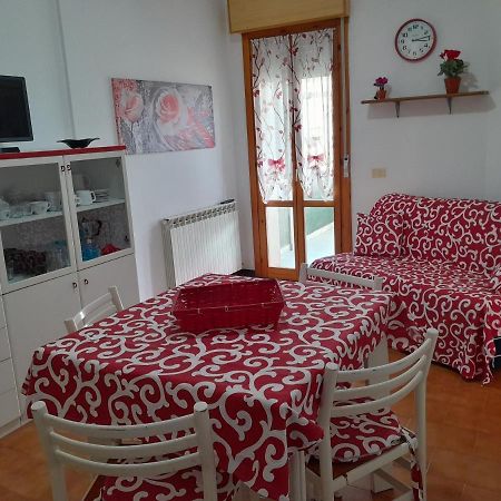 דירות מארינלה די סרזאנה Tra Cinque Terre E Versilia מראה חיצוני תמונה